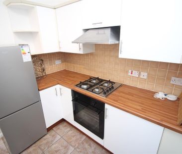 2 bedroom Detached house to rent in Hyde Terrace, South Gosforth, N... - Photo 4