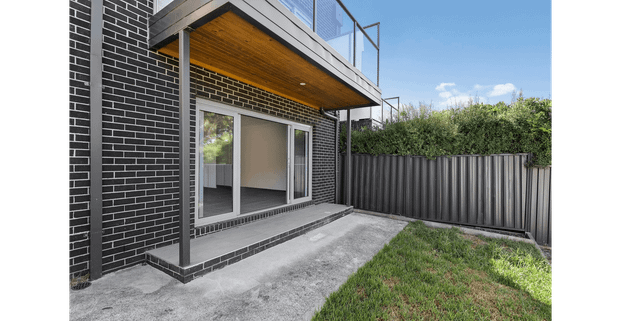 Spacious Family Home with Stunning Parkland Views - Photo 1