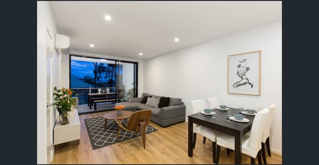 Super convenience 2 bedroom + 2 bathroom luxury apartments in Sherwood - Photo 1