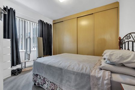 Family home, plus so much more! - Photo 4