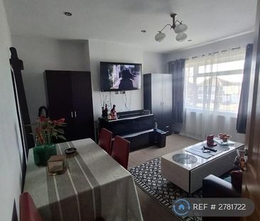 2 bedroom maisonette to rent - Photo 1