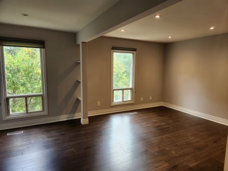 For Lease - 7 Poplar Crescent, Aurora, Ontario - Photo 2