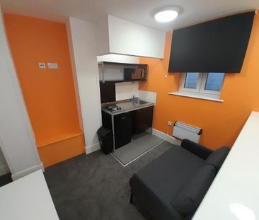 Studio to rent - Photo 3