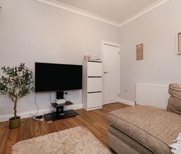 2 bedroom House To Let - Photo 2