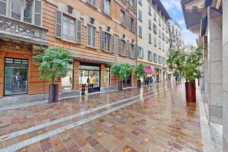 5 LOCALI IN STABILE D'EPOCA NEL CUORE DI LUGANO - Foto 2