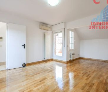 Casa adosada de alquiler en Salvador - Photo 4