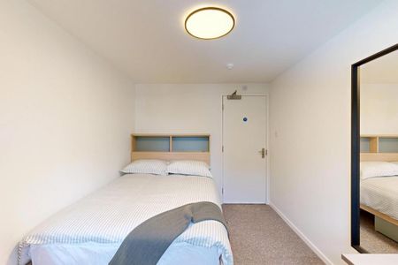 6 bedroom flat to rent - Photo 3