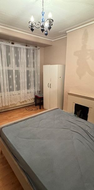 Room in a Shared House, Stevenage Road, E6 - Photo 1