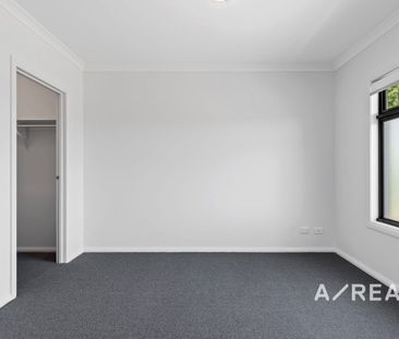 4 Bedroom House & Modern Comfort and Convenience in a Prime Location - Photo 6