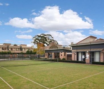 Private & Secure Two Bedroom Residence With Courtyard & Resort-Styl... - Photo 2