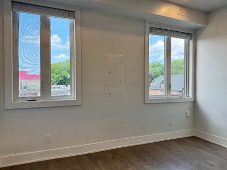 For Lease - 1415 Gerrard Street Unit# 2, Toronto, Ontario - Photo 2