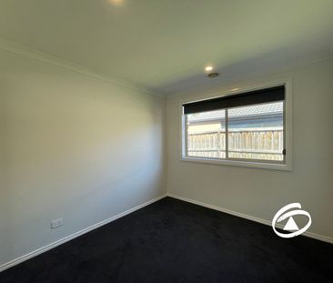 34 Skylark Boulevard, 3978, Clyde North Vic - Photo 2