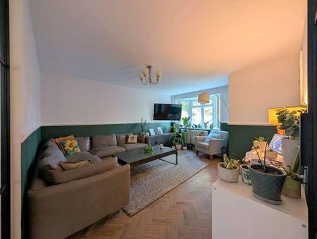 Larksfield, Englefield Green, Egham, TW20 - Photo 3