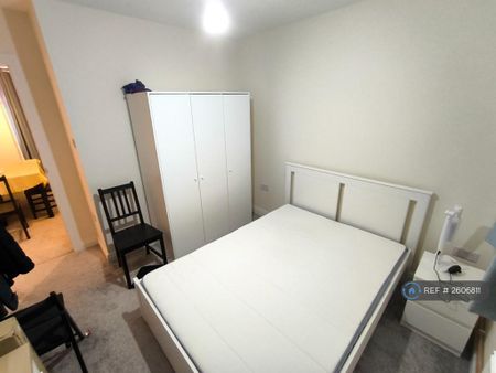 4 bedroom terraced house to rent - Photo 2