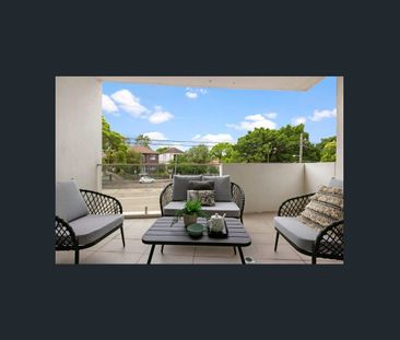 Spacious executive style - Photo 6