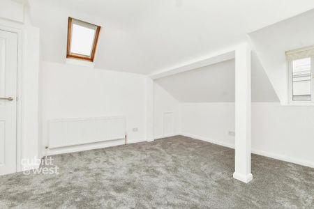 2 bedroom maisonette to rent - Photo 3