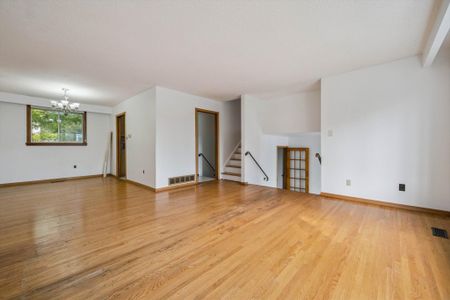 For Lease - 56 Elgin Drive, Brampton, Ontario - Photo 3