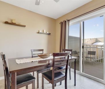 Charming 3 Bedroom Duplex With Fireplace And Backyard Oasis In Maple - Photo 4