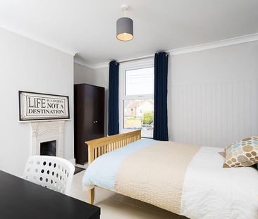 3 bedroom semi-detached house to rent - Photo 5