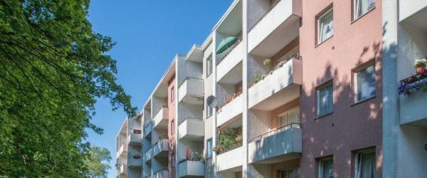 Gemütliche und renovierte 1,5 Zimmer mit Balkon - Photo 1