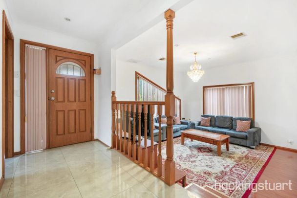 PERFECT FAMILY LIVING IN A PRIME LOCATION - Photo 1