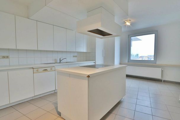 Zéér ruime Penthouse met adembenemend verzicht in hartje Beveren! - Photo 1