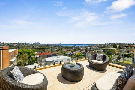 Multi Level Home With Panoramic Views & Swimming Pool - Photo 5