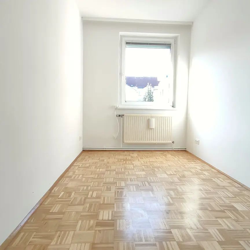 NEU - MODERNE, HELLE 4-ZIMMER LOGGIA-HAUPTMIET IM NIBELUNGENVIERTEL - Foto 1