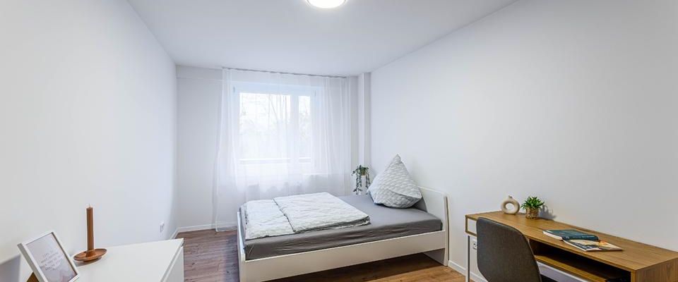 2 Sanierte & möblierte WG Zimmer in einer 3er WG in zentraler Lage zu vermieten - Foto 1