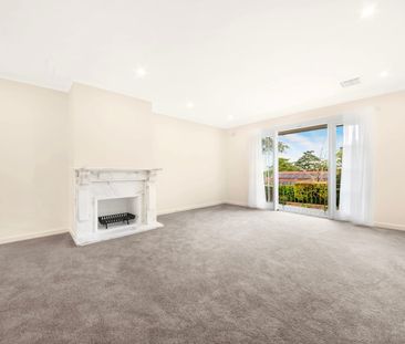 Character East Side Family Home, Stroll to Rail - Photo 2