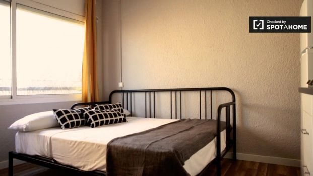 Piso de alquiler en Sant Andreu de Palomar - Photo 1