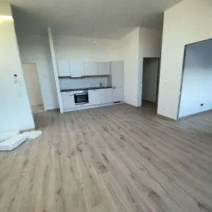 Neuwertige 2-Zi-Wohnung mit Fußbodenheizung & Einbauküche in 1150 Wien, 1. DG, 50,9m² - Photo 2