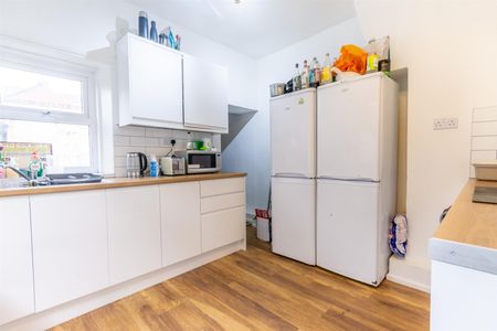 Meldon Terrace, Heaton - Photo 2