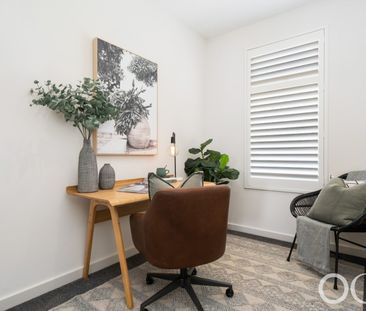 Open the Door to Sophisticated City-Fringe Living - Photo 3