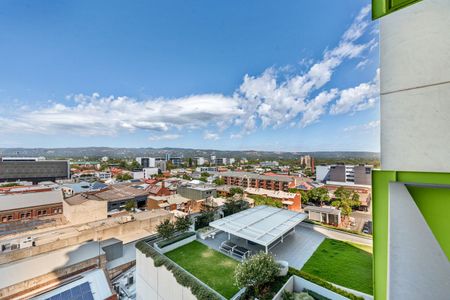 Stylish One-Bedroom Apartment - Walk to Central Market & Victoria Square - Photo 2