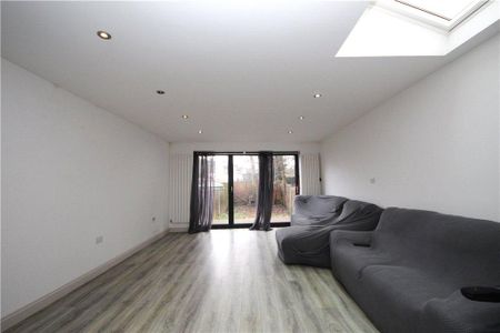 2 bedroom maisonette to rent - Photo 5