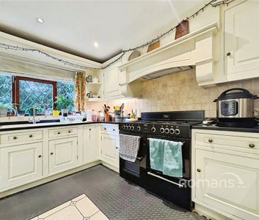 4 bedroom detached house to rent - Photo 3