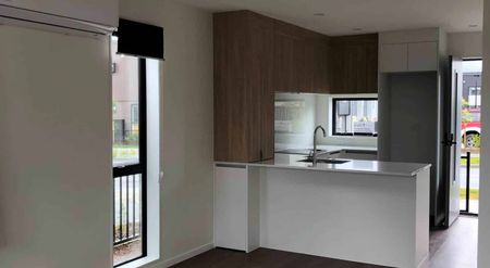 Spacious 2 bedroom home with great location! - Photo 4