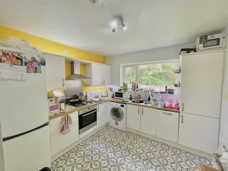 2 bedroom flat to rent - Photo 5