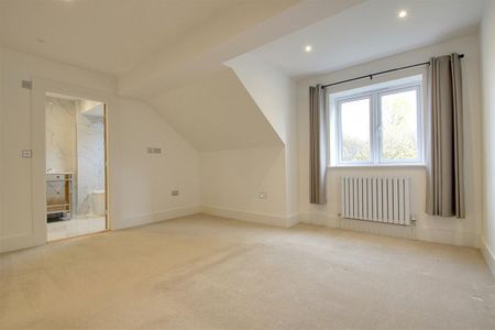 High Street, Cheddington - Photo 2