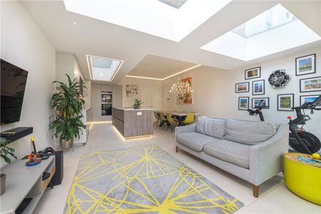 6 bedroom terraced house to rent - Photo 3