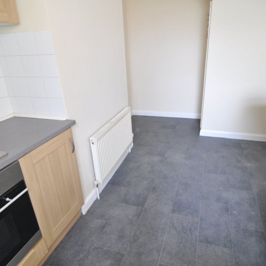 1 bed Flat - To Let - Photo 1