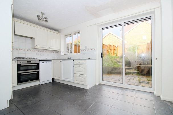 Fairfield Way, Stevenage, Hertfordshire - Photo 1