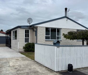 Spacious Living and Prime Location! - Photo 1