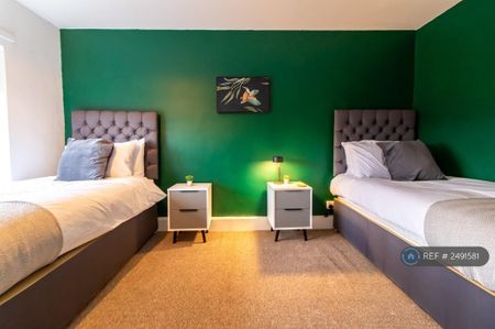 4 bedroom terraced house to rent - Photo 4