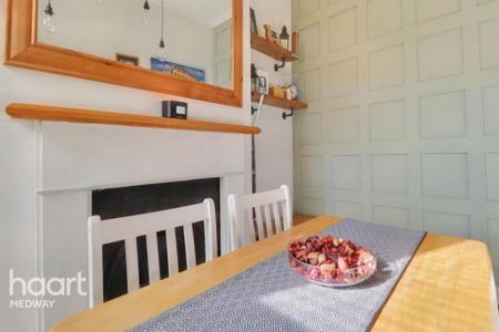 2 bedroom terraced house to rent - Photo 3