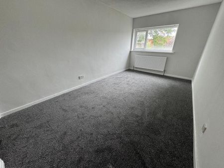 3 bedroom apartment to rent - Photo 3