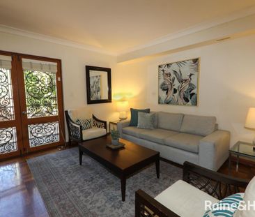 Fully Furnished, Spacious & Private Townhouse in a Quiet Street - P... - Photo 1