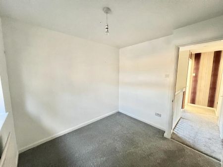 3 bedroom detached house to rent - Photo 3