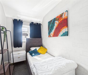 3 bedroom terraced house to rent - Photo 6